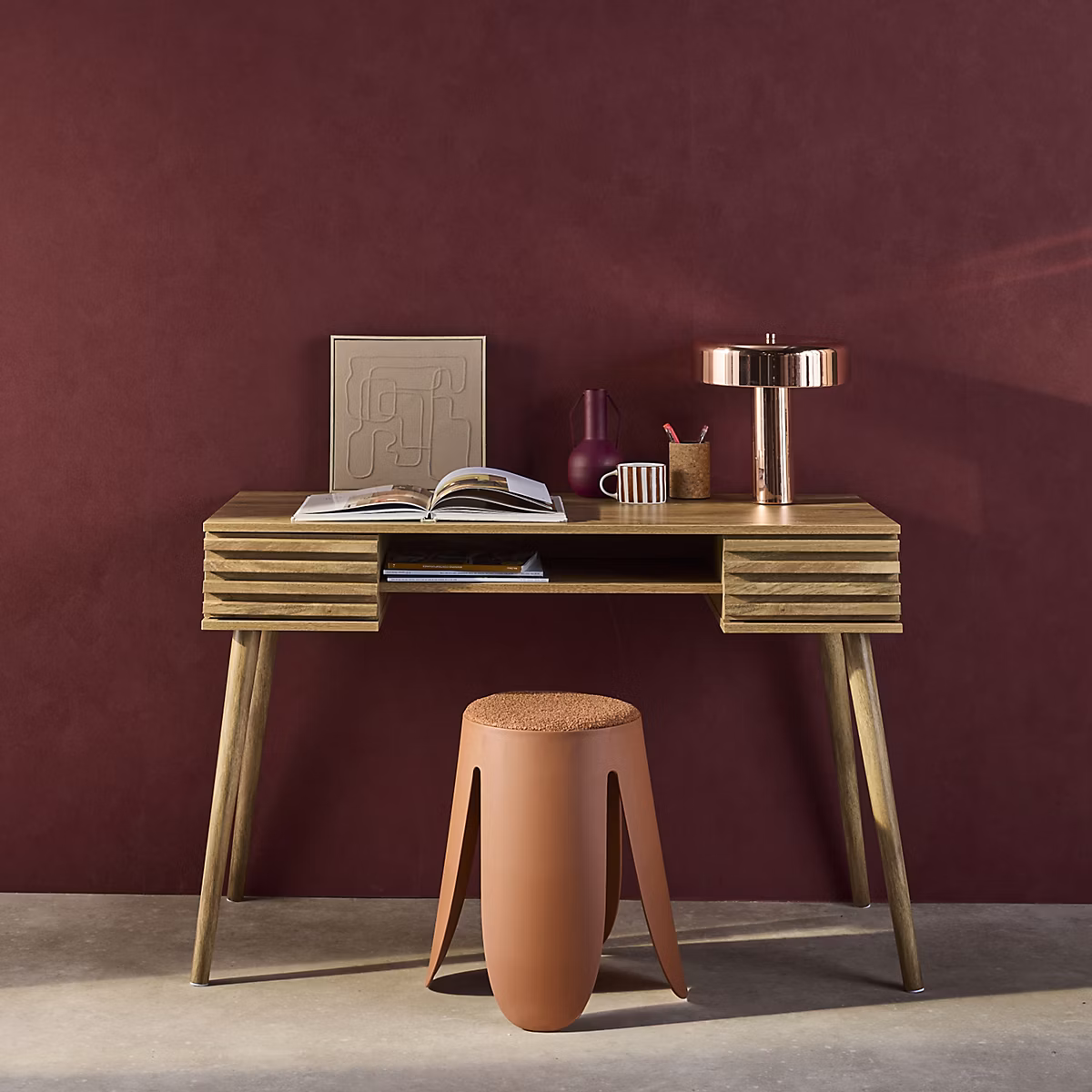 Bureau décor bois 2 tiroirs MADERE naturel. 1 casier. façade rainurées. 120 × 55 × 76.5 cm