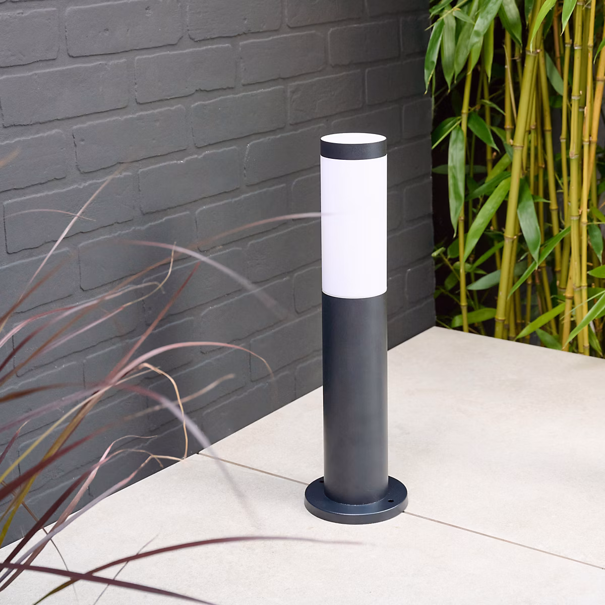 Luminaire et éclairage extérieur – Borne extérieur Hollis taille S noir E27 15W IP44