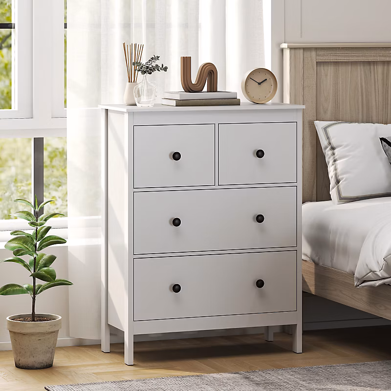 Meuble – Commode blanche à 4 tiroirs en panneaux de particules avec poignées noires