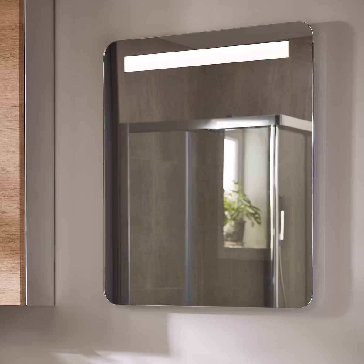 Miroir de salle de bains éclairant LED antibuée 60 × 70 cm – GoodHome Colwell