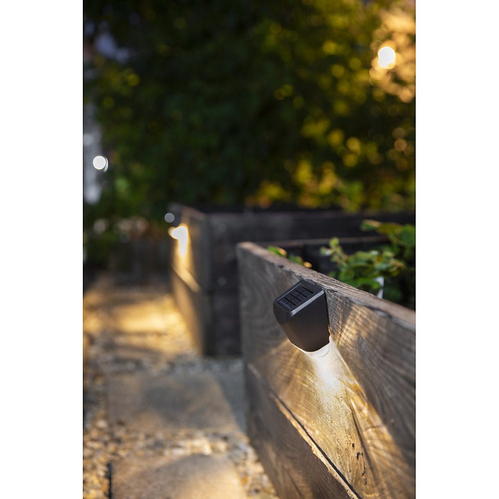 Applique solaire murale- Longueur 9cm- Hauteur 7 – 3cm- 1 LED SMD blanc chaud- 6 Lumens- Eclairage extérieur Jardin