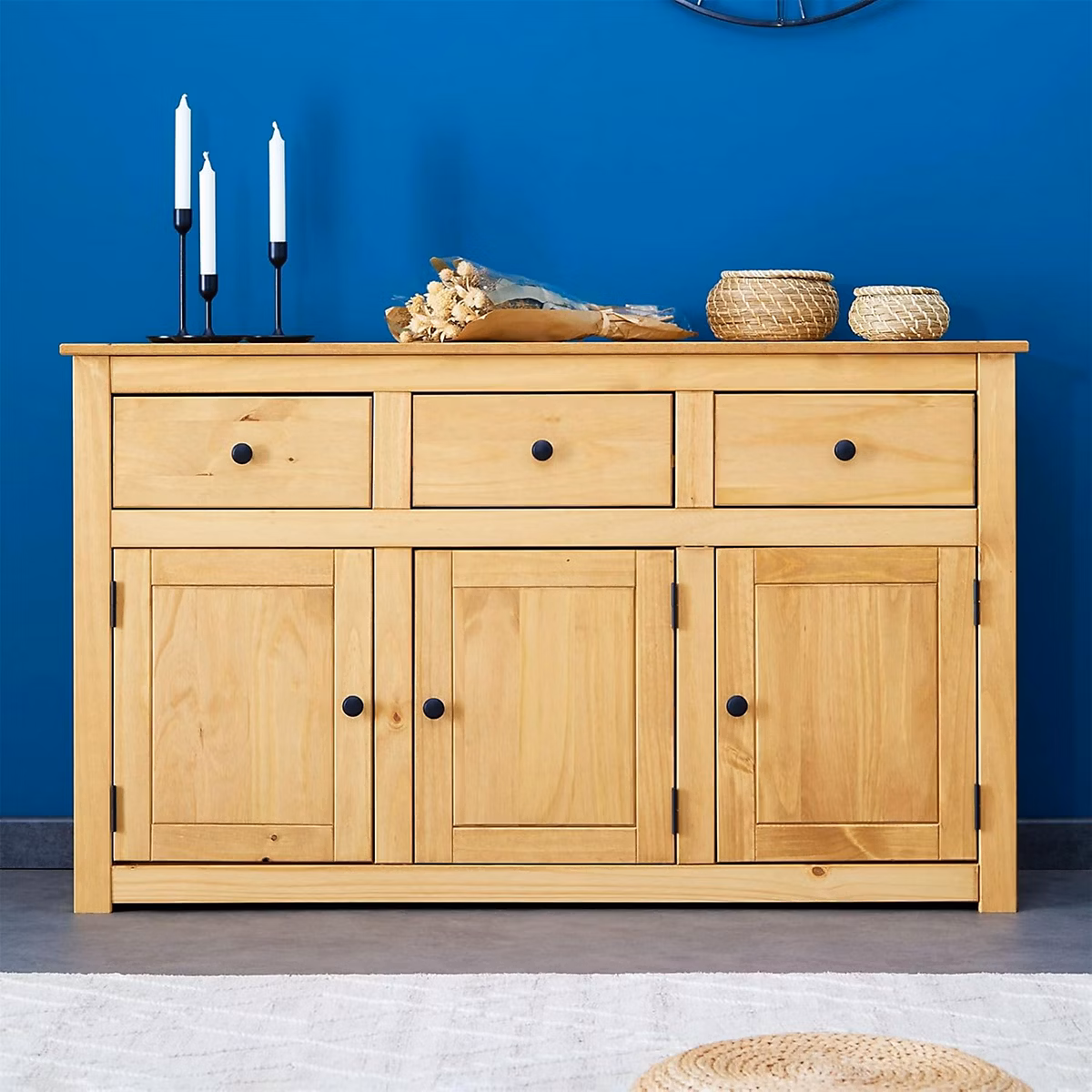 Buffet bas 3 portes et 3 tiroirs en pin massif – Réf. URDAITUJR4663080536
