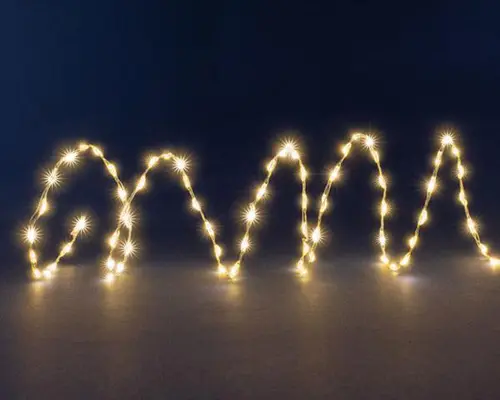 Guirlande lumineuse à 300 micro-LED blanc chaud intense sur câble argent - 4,8 m