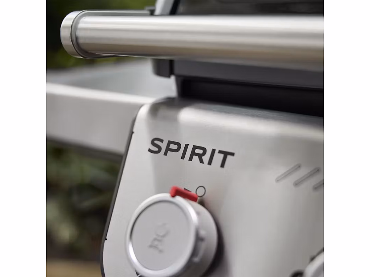 Barbecue à gaz Spirit E | 410 + Set d'accessoires clipsables Weber Works + Kit de préparation et de service – Weber