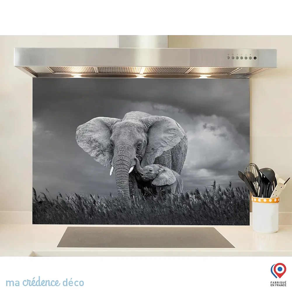 Crédence cuisine fond de hotte Eléphanteau avec sa maman – Verre trempé, L 60 cm x H 45 cm, MaCrédenceDéco