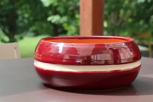 Coupe en terre émaillée coloris cerise Les Poteries d'Albi Mélilo - Ø 24 x H 11 cm